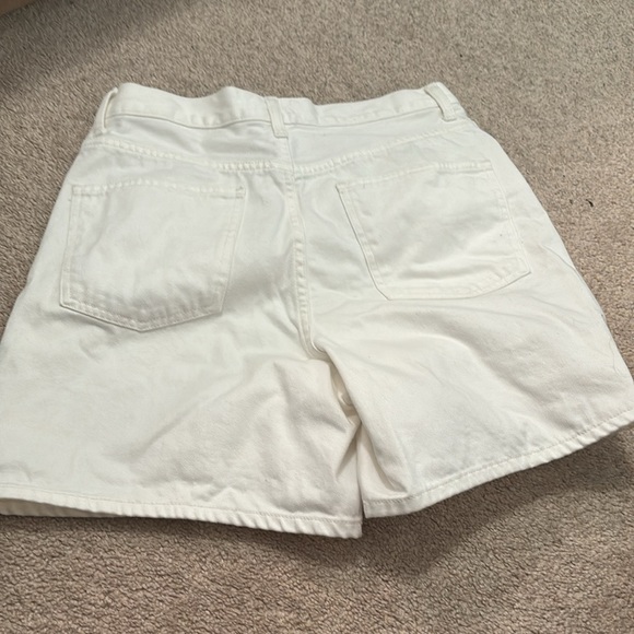 Uniqlo white denim shorts - Picture 5 of 5